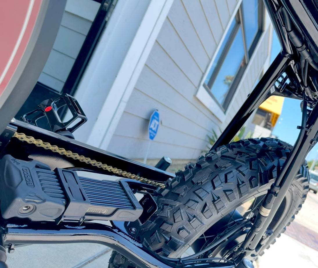 Example of ABUS Lock placements
Planning to pick up your new e-bike/e-moto from our shop location in Newport Beach?
We assemble ABUS Locks onto e-bikes per customer requests at no additional charge.
*Per customer purchase & request, we can assemble an ABUS lock onto an e-bike purchase at no additional charge.